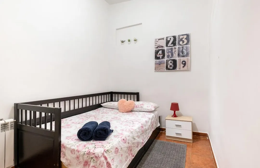 Comfy 4 Rooms Apt In The Heart Of Chueca-1